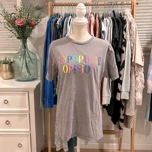 LulusimonStudio | Unpopular Opinions Tee size XS/S